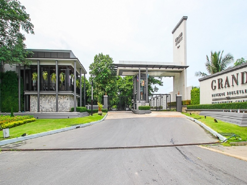 Grand-Bangkok-Boulevard-Ratchaphruek-Charan